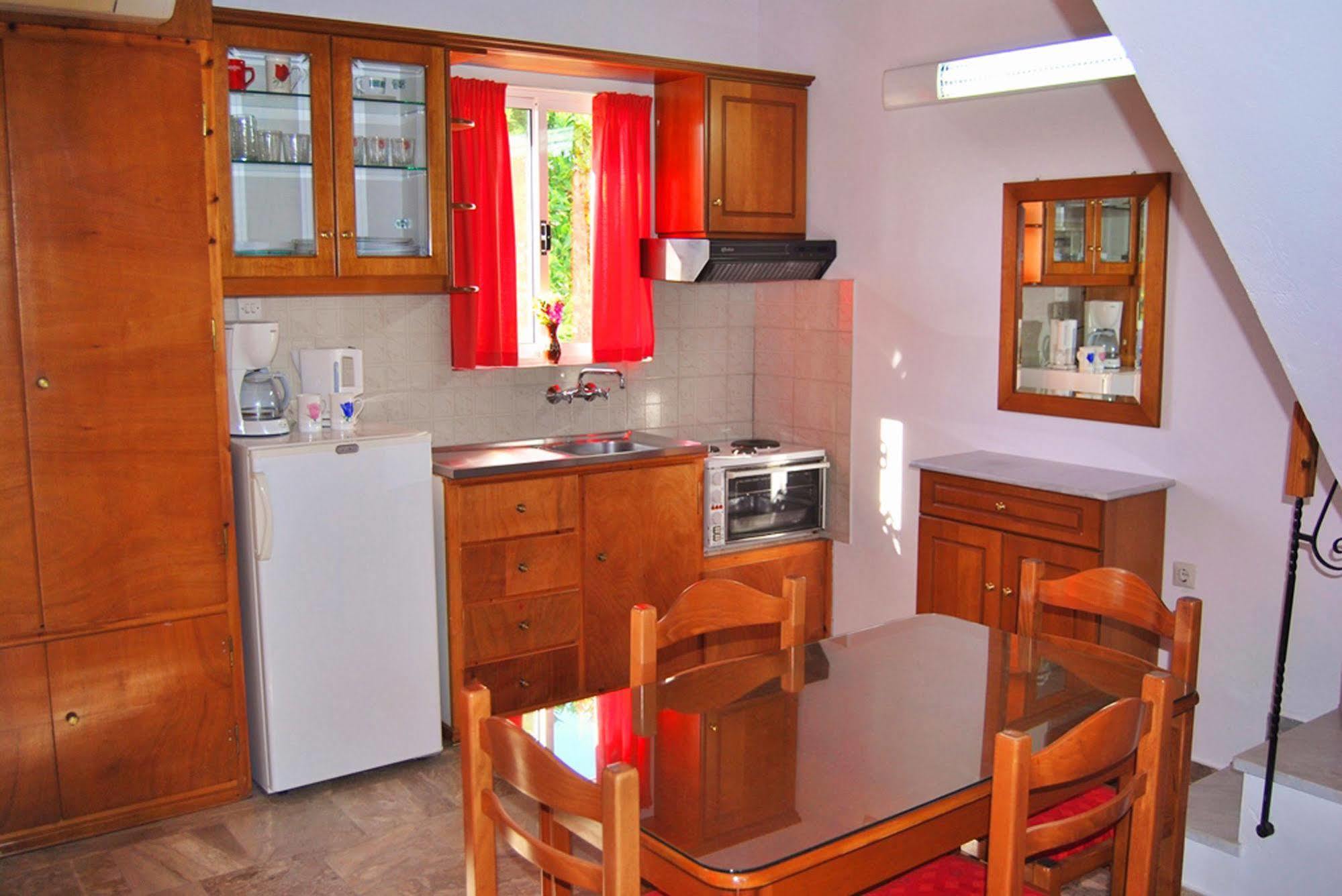 Houdis Houses Paralio Astros Luaran gambar
